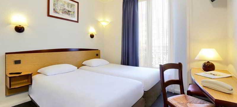 Campanile Paris 15 - Tour Eiffel Hotel 2*