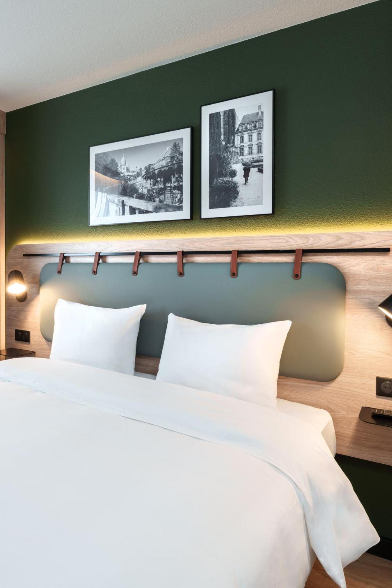 Campanile Paris 15 - Tour Eiffel Hotel 2*